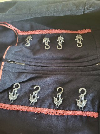 Dirndl bávaro negro y naranja