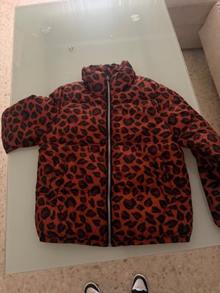 Chaqueta animal print naranja y negra