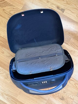Neceser rígido de viaje azul y gris