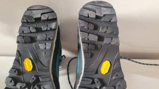 BOTAS DE MONTAÑA LA SPORTIVA. TALLA 38.
