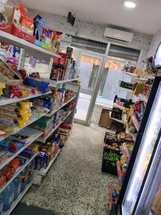 Se traspasa tienda alimentacion