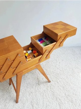 Costurero Mid Century de roble | Francia 60s.