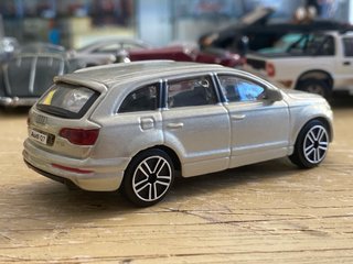 Audi Q7 scala 1:43 Burago