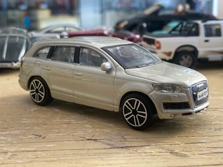 Audi Q7 scala 1:43 Burago