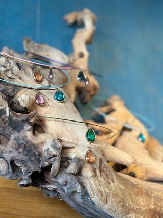 Collares con colgante de gota