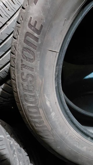 Neumáticos 235/60/18