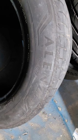 Neumáticos 235/60/18