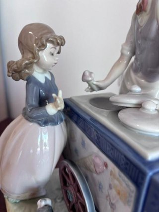 Figura porcelana Lladro de vendedor de helados