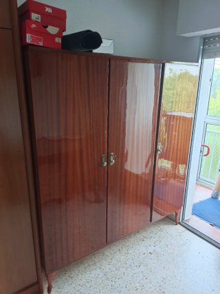 Armario de madera marrón vintage años 70