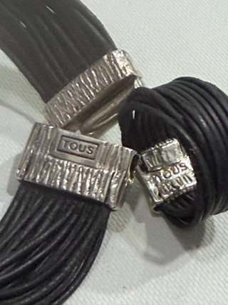 Pulsera y Anillo Tous Cuero Negro y Plata