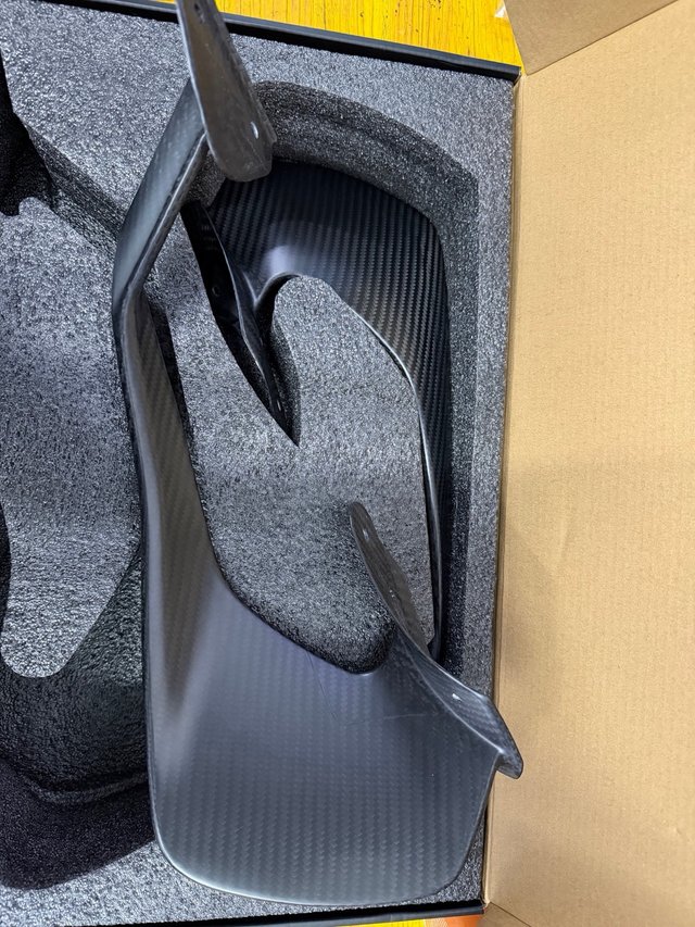 Alerones Yamaha R1 2020-2026 en fibra de Carbono