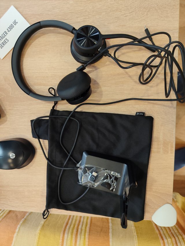Auriculares Poly Voyager 4320UC Inalámbricos