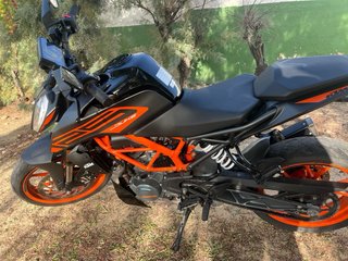 KTM Duke 125 2021 - 12000 km (NO NEGOCIABLE)