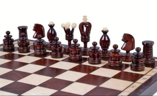 Ajedrez de madera Royal. Nuevo.