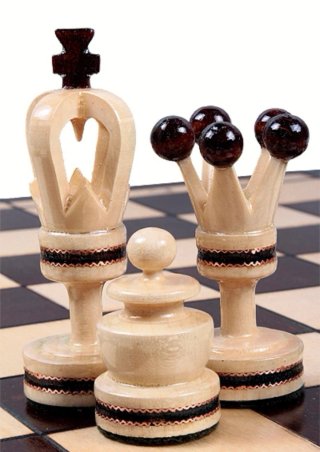 Ajedrez de madera Royal. Nuevo.