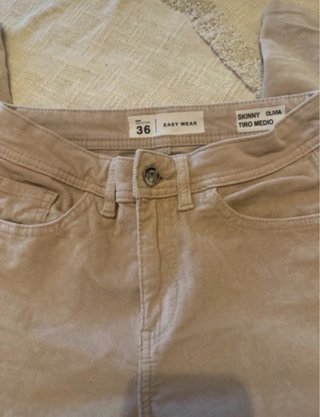 Pantalón beige chica