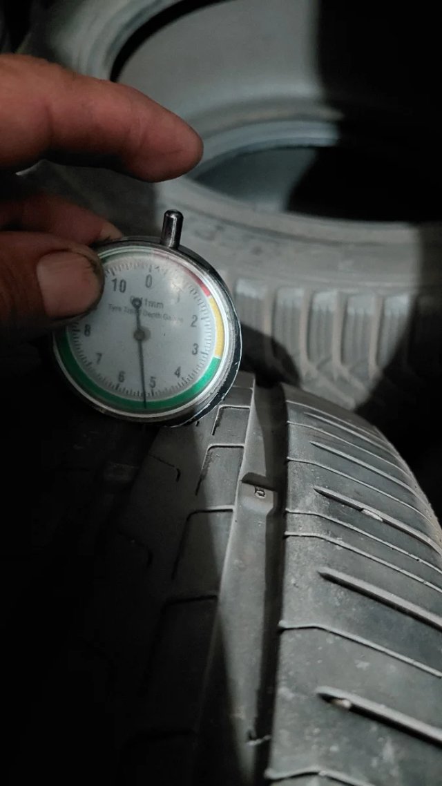 Neumático 235/55/18
