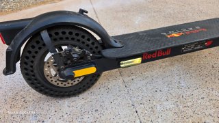 Patinete Eléctrico Red Bull Racing