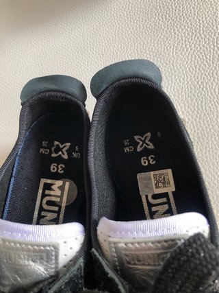 Zapatillas Munich Negras y Blancas