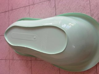 Bañera de bebé color verde menta