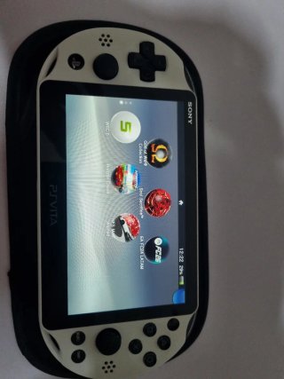 PS Vita Slim Blanca + Accesorios