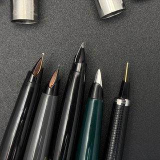 Lote 5 penne stilografiche Parker classiche
