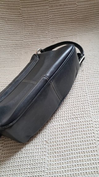 Bolso de piel suave negro