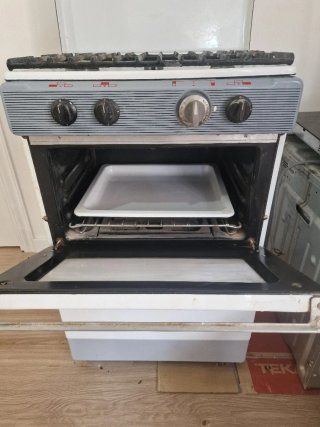 Cocina de gas butano 3 fogones