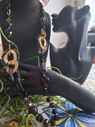 Collana lunga donna nera e oro