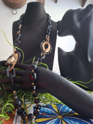 Collana lunga donna nera e oro