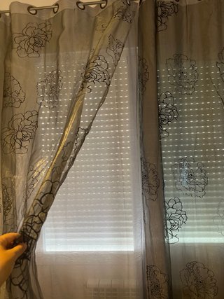 Cortinas transparentes con estampado floral
