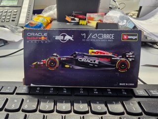 Coche F1 Oracle Red Bull Racing 1:43 Burago