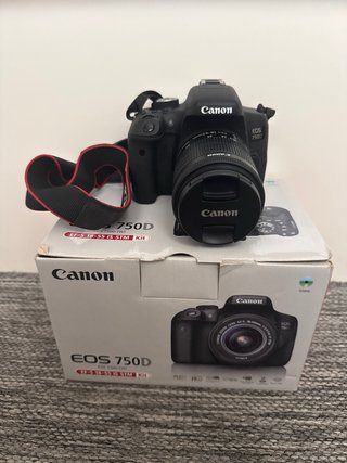 Canon EOS 750D + 2 objetivos + Accesorios