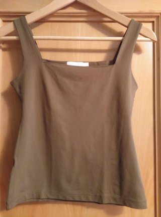 Camiseta Zara verde oliva