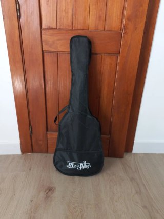 Guitarra Infantil Rosa con funda, correa y púas