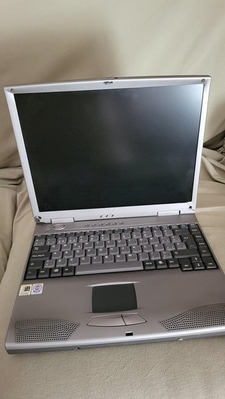 Portátil Vintage Mitac 6120 (W2000) + Cargador