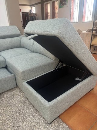Sofá cama matrimonial con puff
