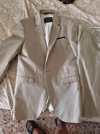 Traje Zara Man Chaqueta y Pantalón Beige Talla M
