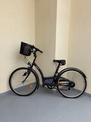 Bicicleta de paseo BTWIN negra