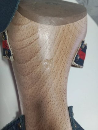 Sandalias de tacón con tiras