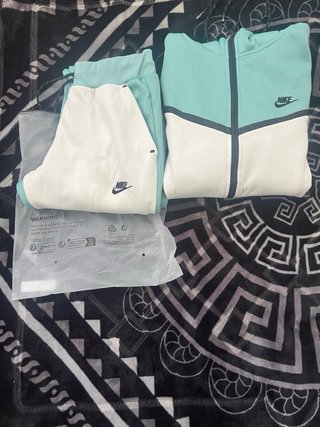 Nike Tech Fleece conjunto Blanco y verde Talla M