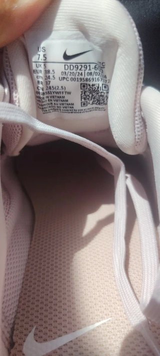 Nike Quest 5 Mujer Talla 38.5 Rosa