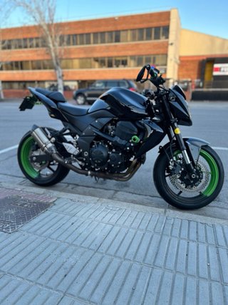 Kawasaki Z750 Negra y Verde