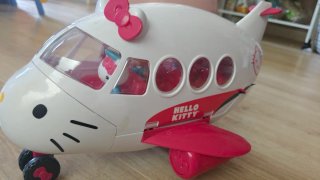 Avión Hello Kitty con Accesorios