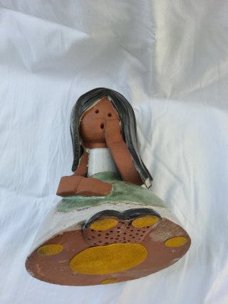 Figura cerámica muñeca artesanal