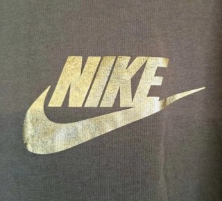 Camiseta sin mangas Nike Vintage Marrón Logo Dorad