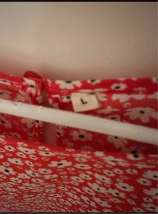 Blusa estampada flores roja y blanca
