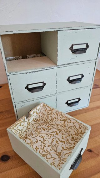 Cajonera organizadora de madera y metal