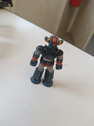 Action figure Goldrake in gomma