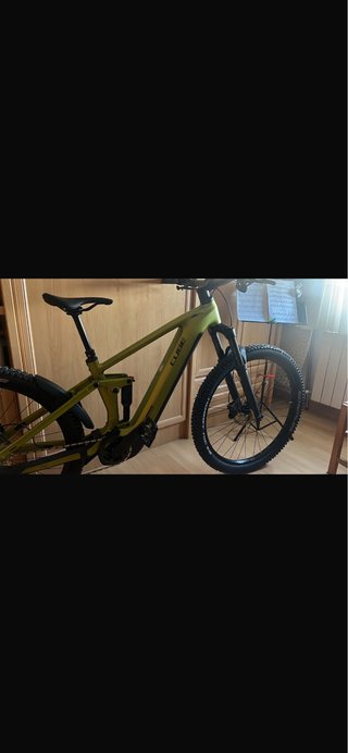 Bici Eléctrica Cube 800W se cambia